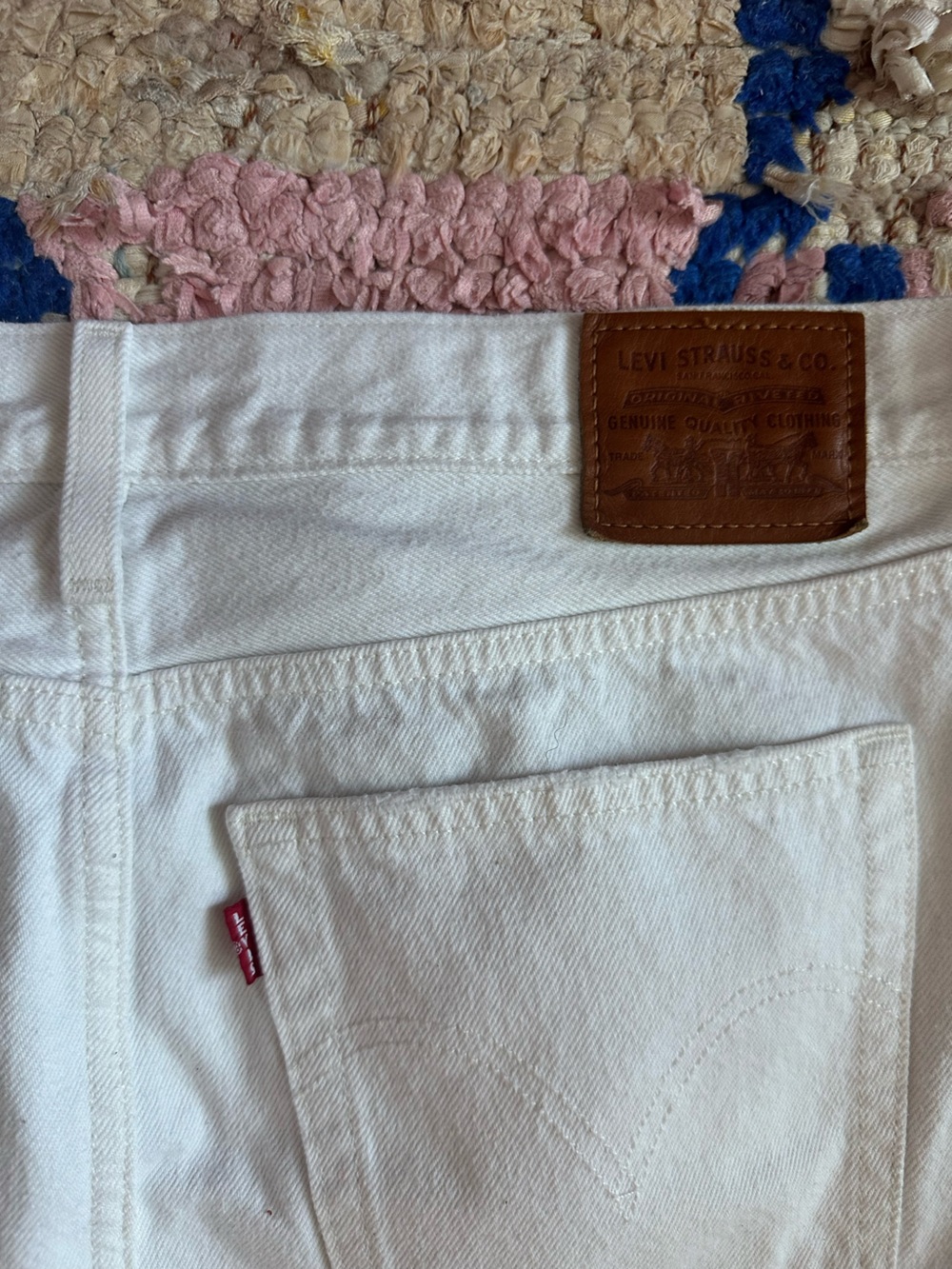 Levi’s White Denim Mini Skirt - Raw Hem - Picture 4 of 6